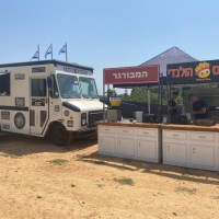 דוכני אוכל.jpg